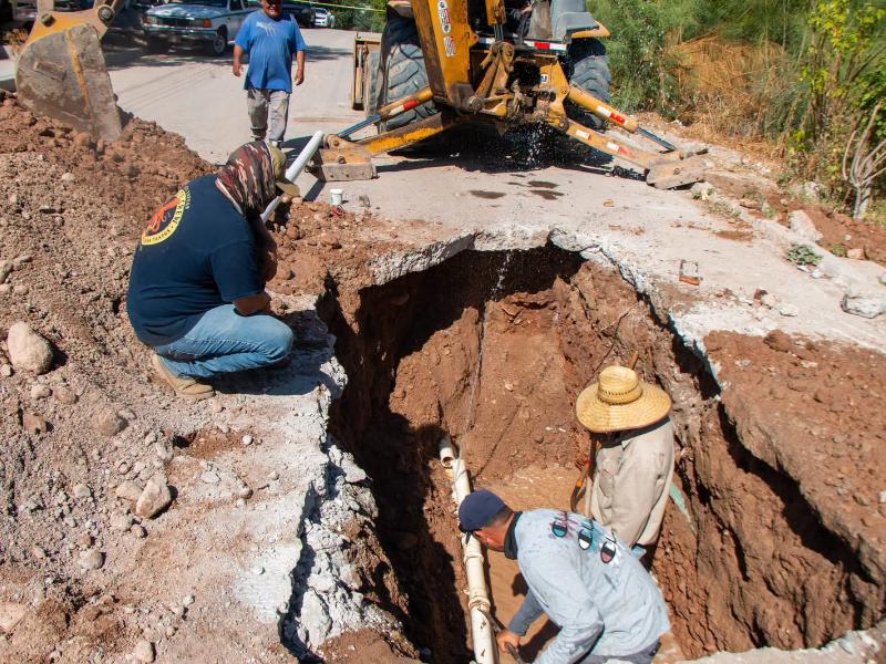 Gasto operativo contrasta con quejas por fugas de agua en La Paz