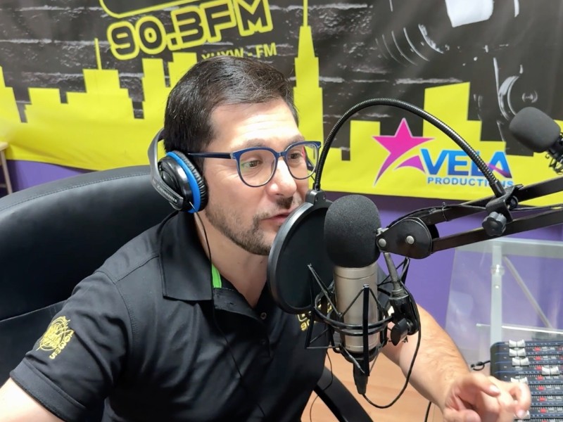 Entre pasión y precariedad: la realidad laboral de los locutores en México.