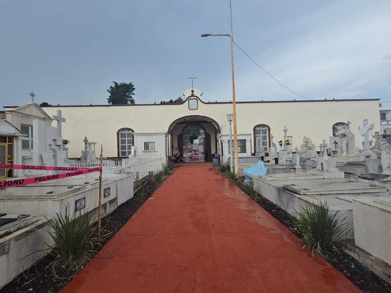 Entre recuerdos y riesgos; Tepic se preparan para Día de Muertos