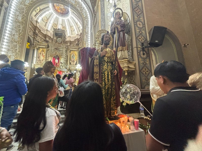 Entre rezos y agradecimientos feligreses de Toluca celebraron a San Judas Tadeo Entre rezos y agradecimientos feligreses de Toluca celebraron a San Judas Tadeo
