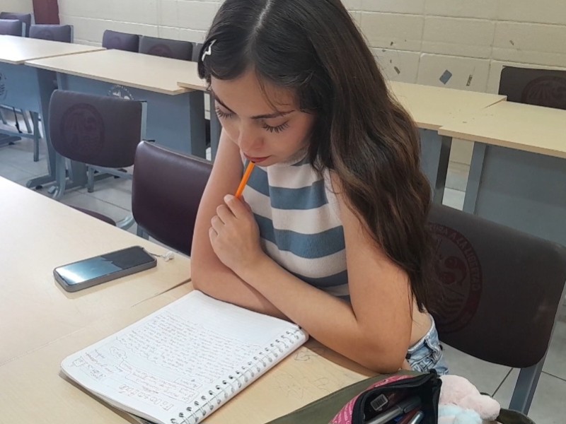 Entre tareas y miedo al futuro, crece la ansiedad juvenil