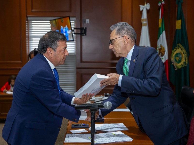 Entrega Alfredo Barrera su tercer informe al H. Consejo Universitario