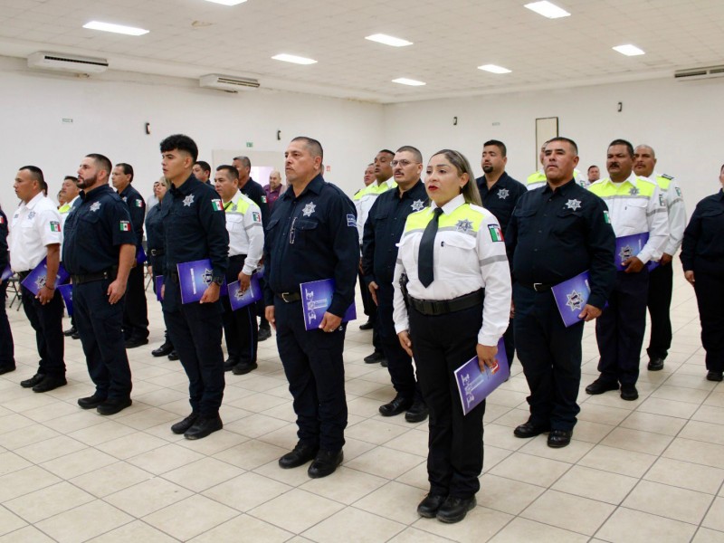 Entrega de ascensos a elementos de Policía y Tránsito Municipal