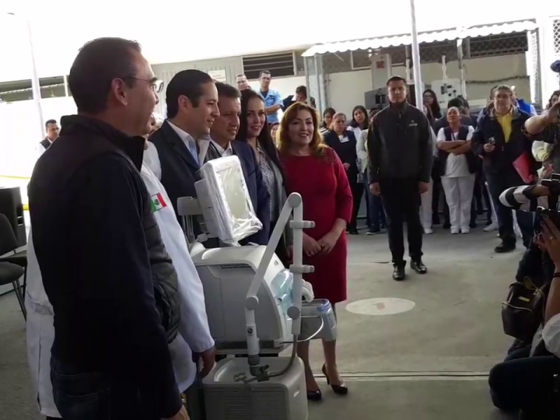 Entrega de equipo médico para hospital de Cadereyta