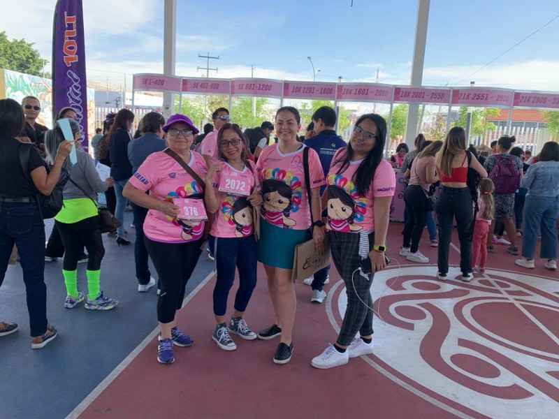 Entrega de kits para medio maratón de mujeres 2024