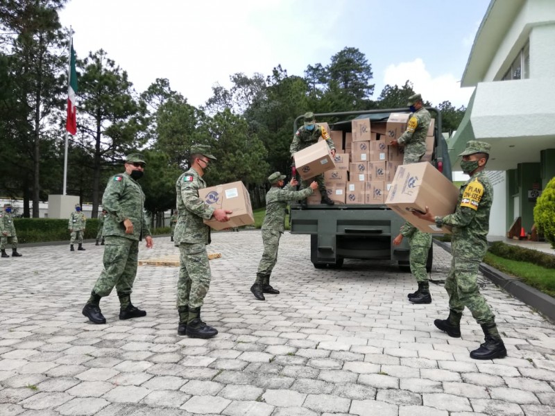 Entrega Ejercito Mexicano apoyos a familias en SCLC