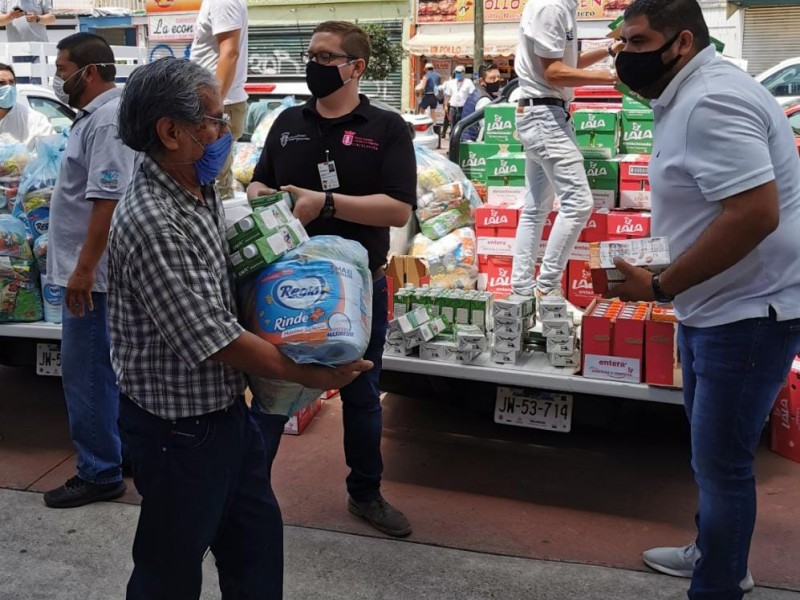 Entrega el ayuntamiento de Zapopan despensas en la Consti