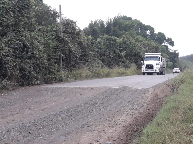 Entrega gobierno de Veracruz carretera a Los Kilometros