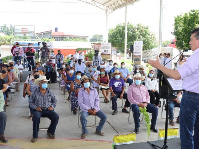 Entrega Gobierno del Estado paquetes tecnológicos a trabajadores del campo