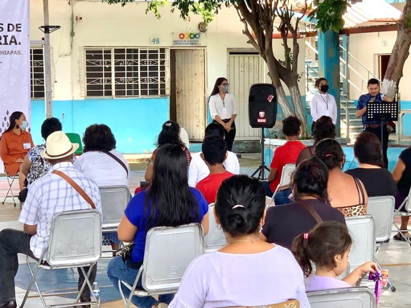 Entrega ICHEJA certificado de educación en Tonalá