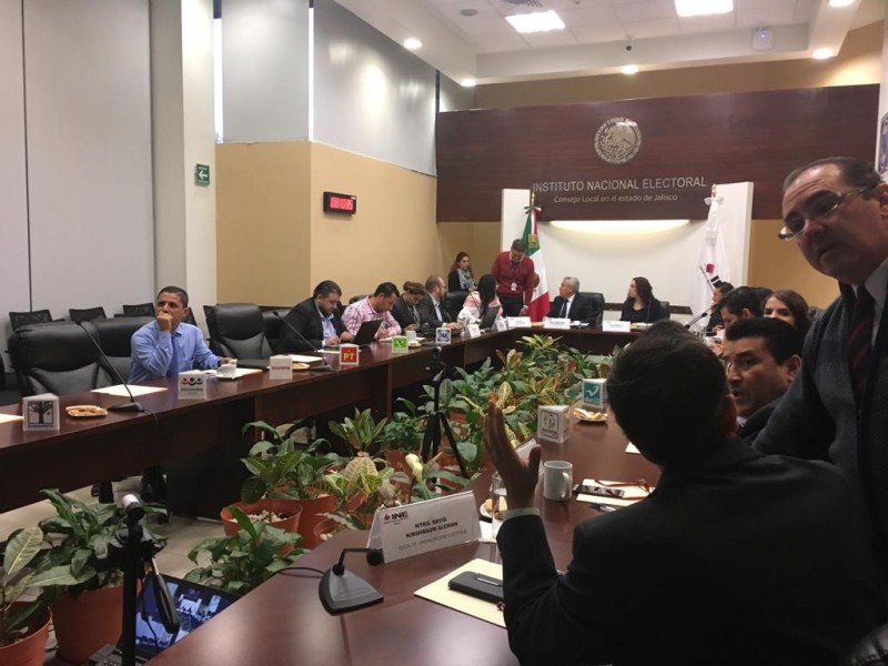 Entrega INE constancias de mayoría al Senado