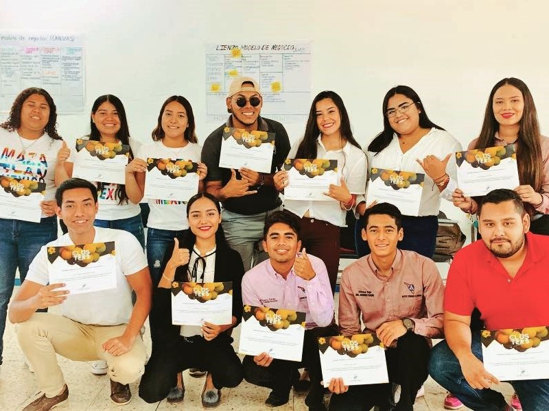 Entrega ITG reconocimiento a estudiantes