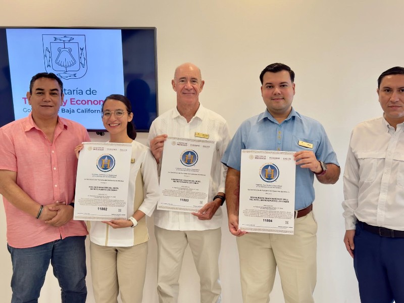 Entrega SETUES distintivos y certificaciones a hoteles de Los Cabos