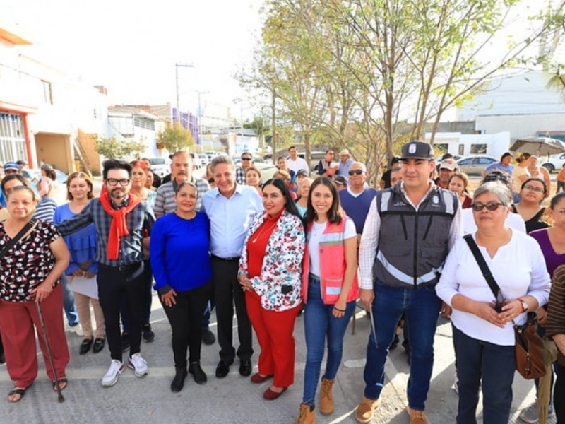 Entregan vialidades en la colonia Juan Gil Preciado en Zapopan