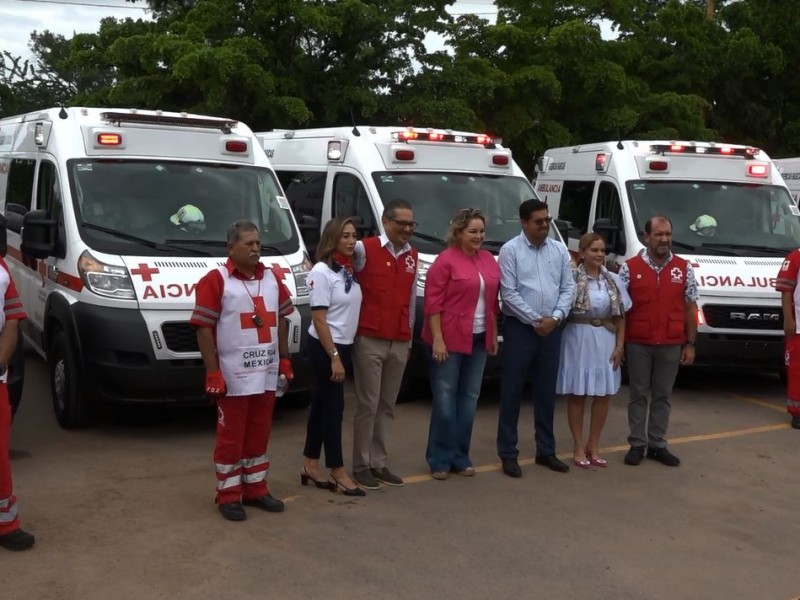 Entregan 10 ambulancias para Cruz Roja en Sinaloa