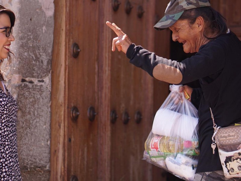 Entregan 2400 despensas a familias vulnerables