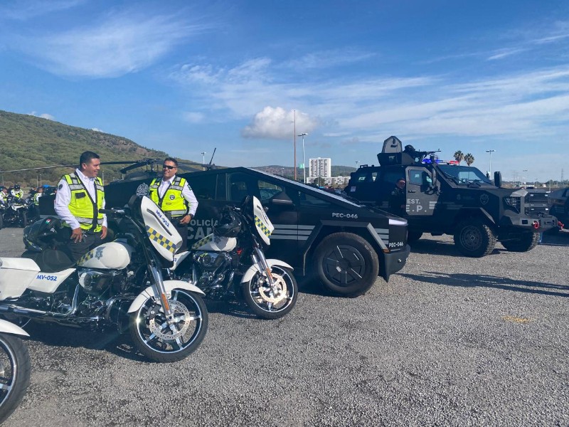 Entregan 306 nuevas unidades para policías de Jalisco