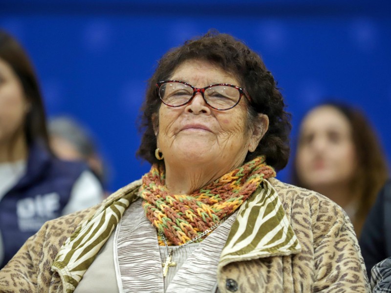 Entregan 9 mil anteojos a adultos mayores guanajuatenses para mejorar su visión