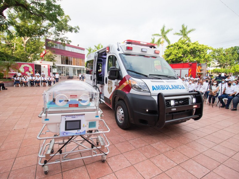 Entregan ambulancia en Poza Rica