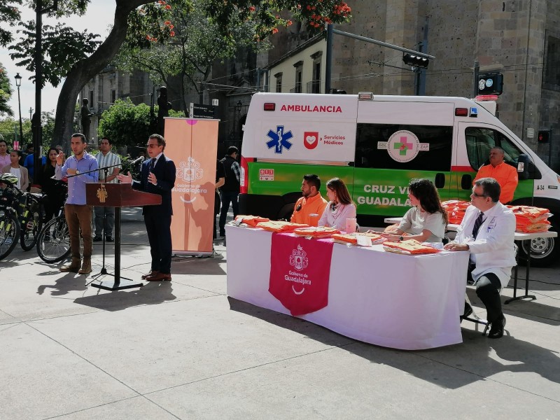 Entregan ambulancias a la Cruz Verde Guadalajara