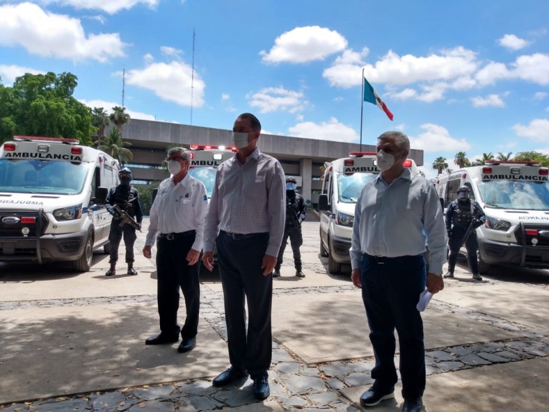 Entregan ambulancias para la atención de pacientes COVID