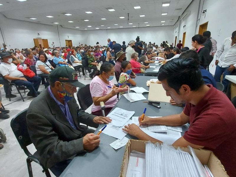 Entregan apoyo económico para adultos mayores en Zapopan