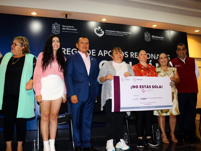 Entregan apoyos a 350 mujeres con cáncer