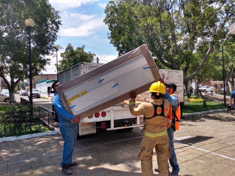 Entregan apoyos a afectados por lluvia en Zapopan