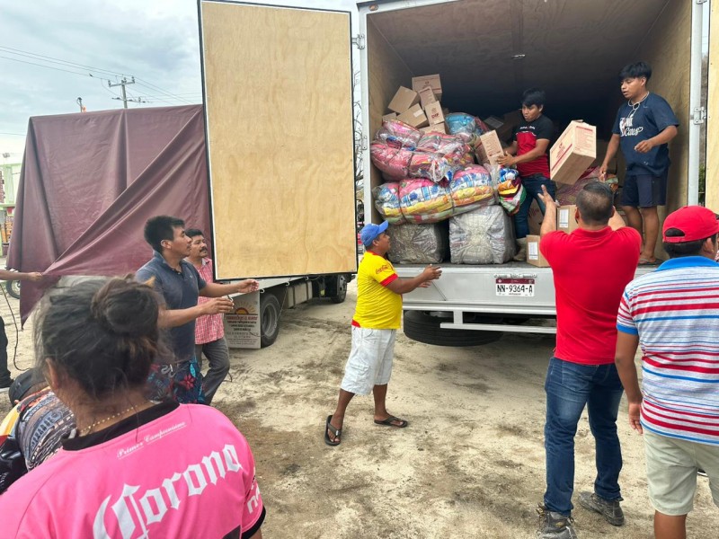 Entregan apoyos a familias afectadas por el huracán Beatriz