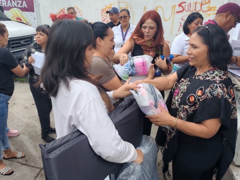 Entregan apoyos a familias afectadas por el temporal de lluvias en Tlaquepaque