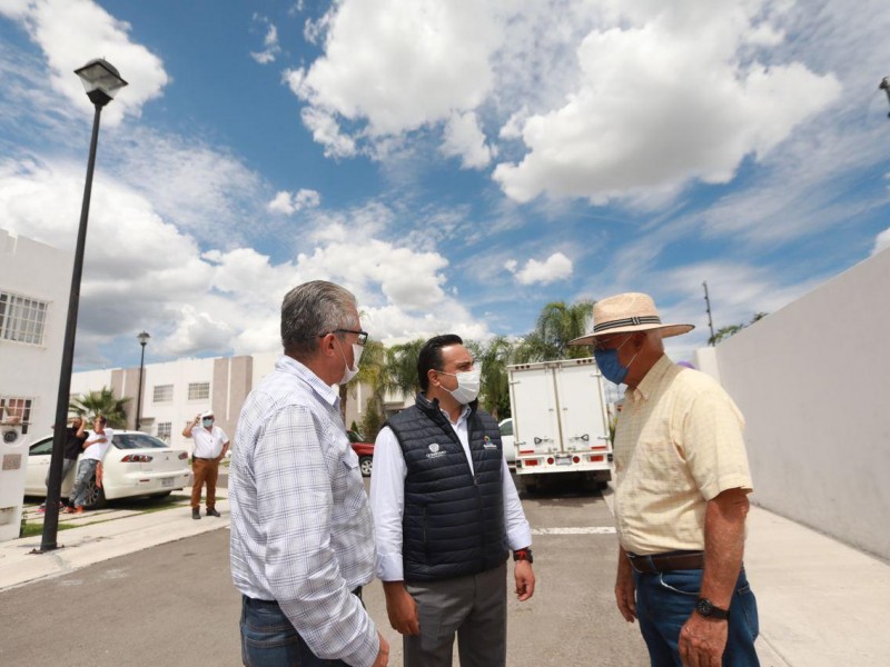 Entregan apoyos a familias de Viñedos afectadas por las lluvias