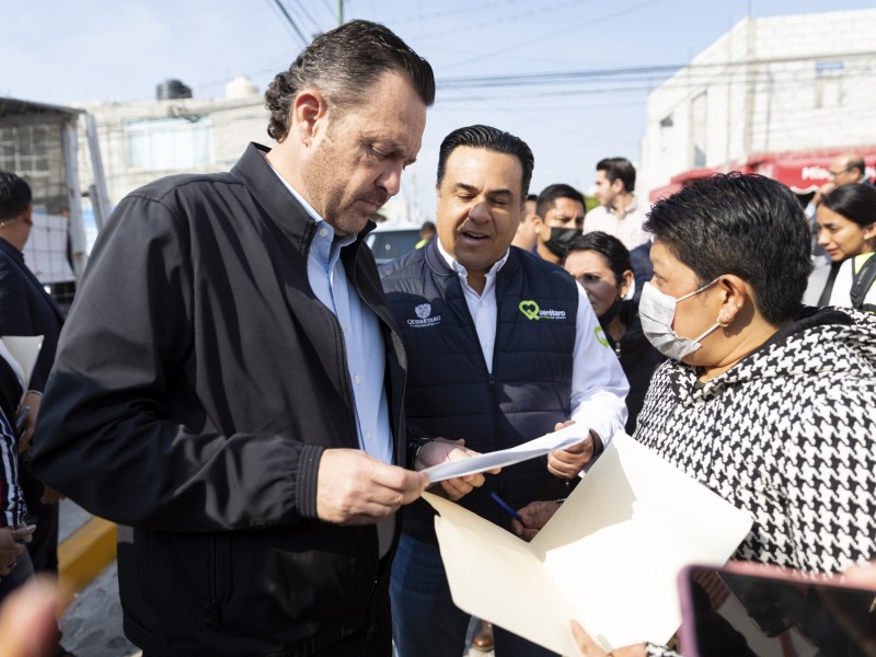 Entregan autoridades obras sociales y escrituras