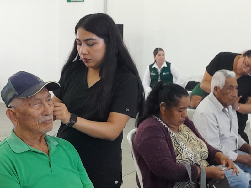 Entregan Auxiliares Auditivos Gratuitos a 240 Personas en el Sur de Sinaloa
