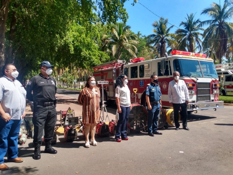 Entregan camión-ambulancia al Cuerpo de Bomberos Veteranos de Culiacán