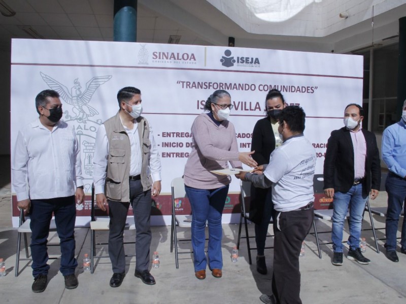 Entregan certificados de básica a jornaleros migrantes de Villa Juárez
