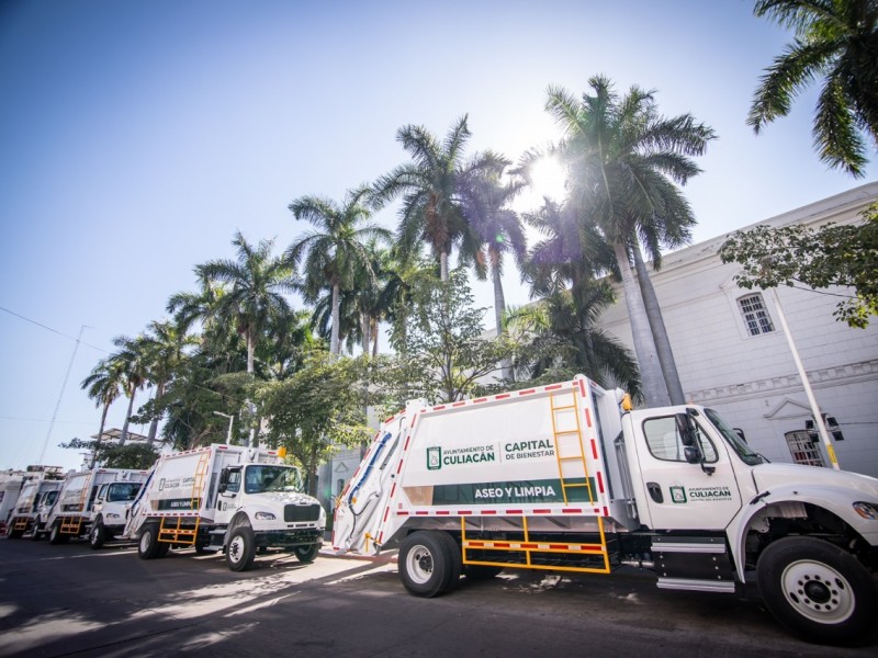 Entregan cuatro camiones de basura para mejorar el servicio