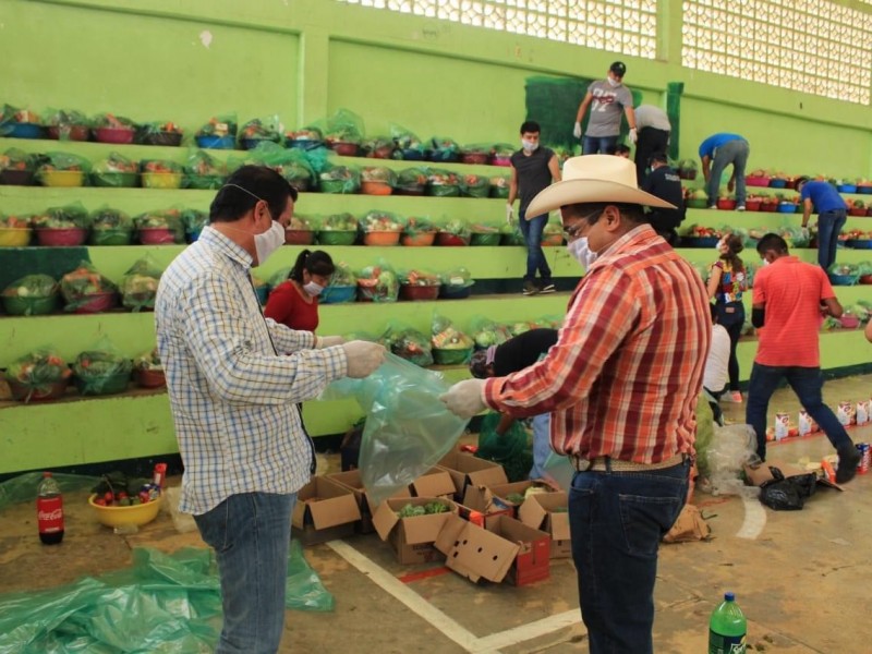 Entregan despensas en municipios del estado de Puebla