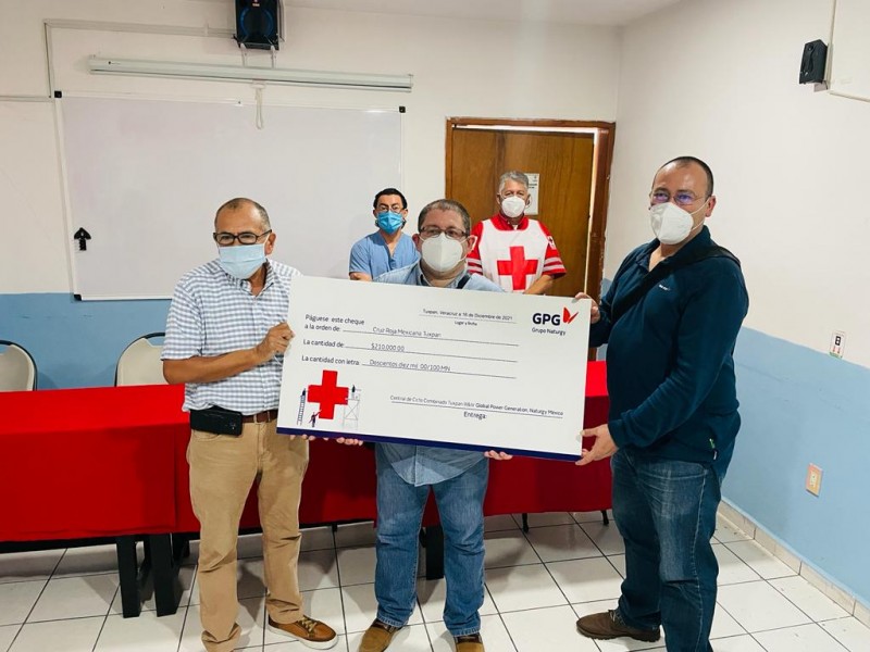 Entregan donativo a Cruz Roja Tuxpan