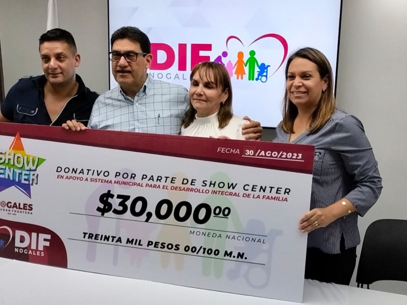 Entregan donativo a DIF