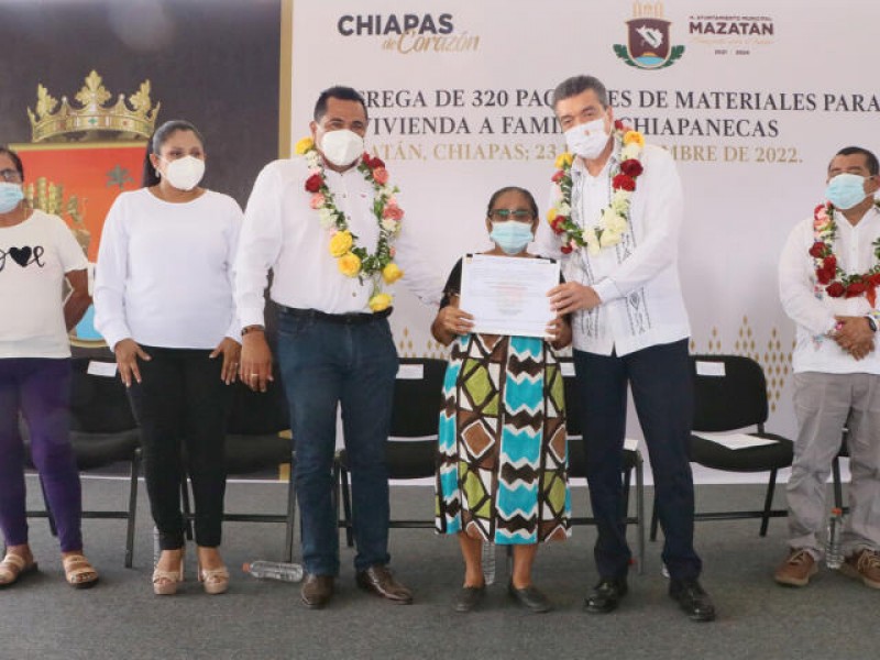 Entregan en Chiapas 320 paquetes para mejoramiento de vivienda