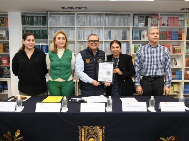 Entregan en la UNACH certificados y títulos de propiedad intelectual