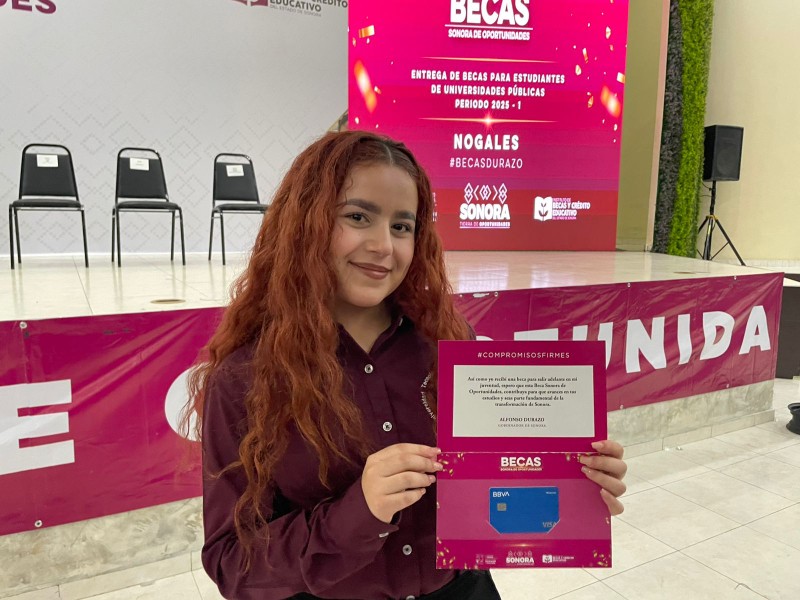 Entregan en Nogales beca Sonora de Oportunidades