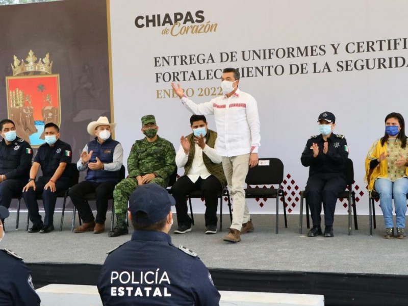 Entregan equipo a policías de Palenque  Chiapas