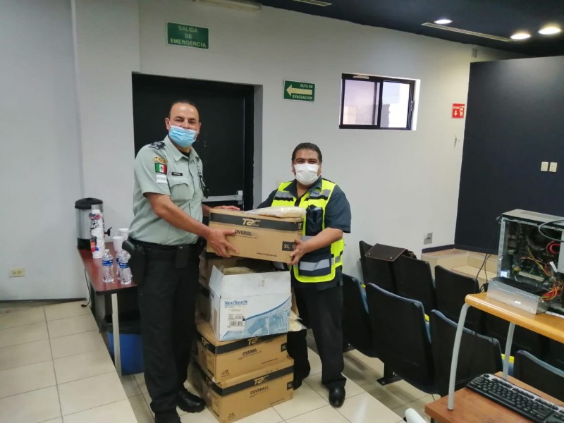 Entregan equipo de protección a corporaciones de mesa de seguridad