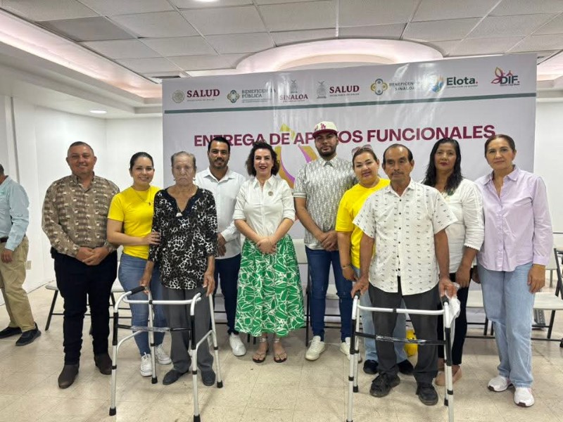 Entregan equipo funcional a personas con discapacidad en Elota
