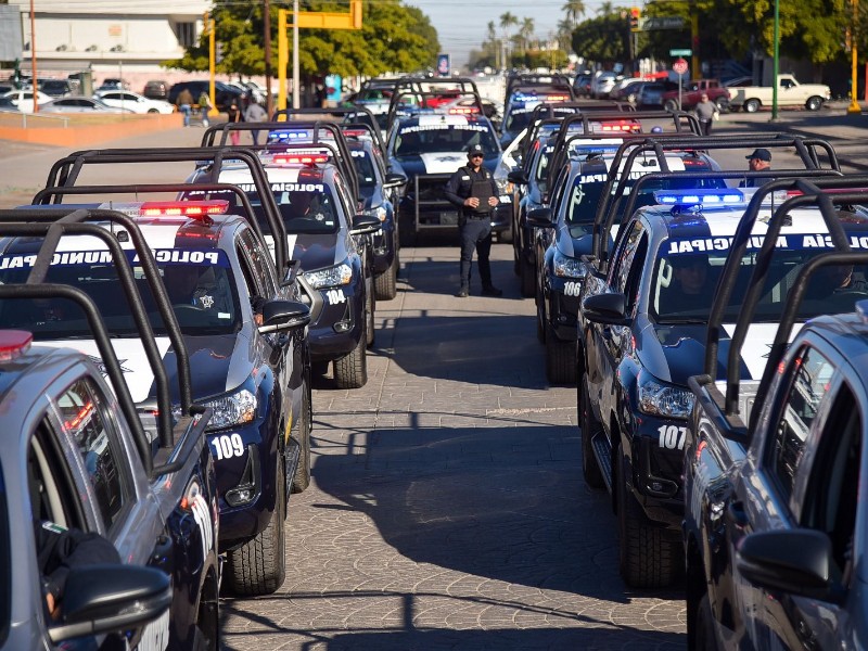 Entregan equipo nuevo a policía municipal