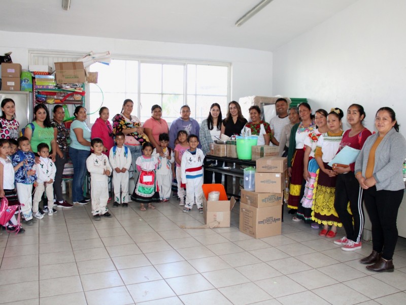 Entregan equipo para fortalecer apoyos de desayunos escolares