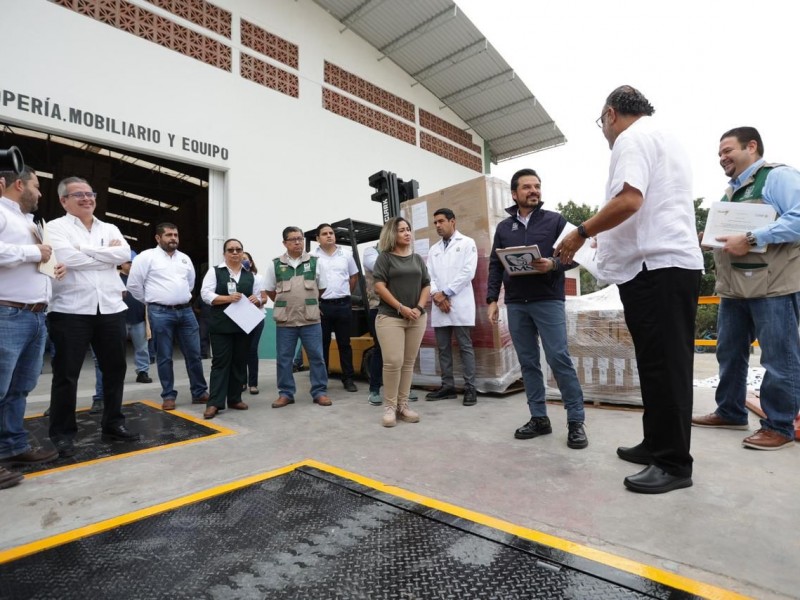 Entregan equipos medio e informáticos a IMSS Chiapas