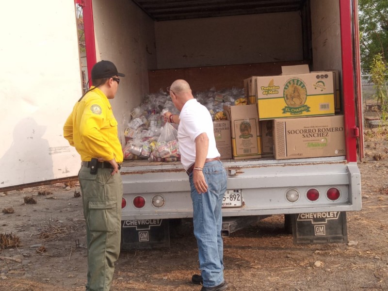 Entregan insumos a personas combatientes del incendio en los Chimalapas