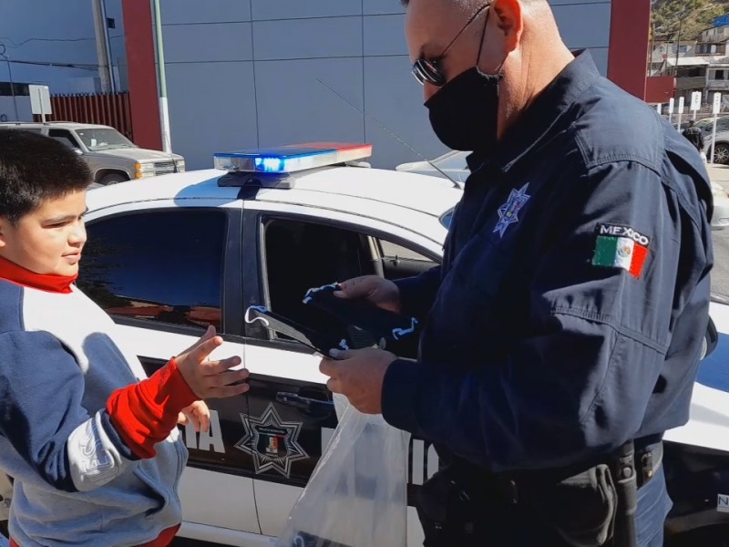 Entregan más de 2 mil cubre bocas en las calles